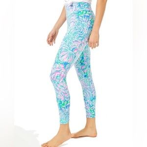 Lilly Pulitzer Multi in Full Bloom Luxletic leggings size M